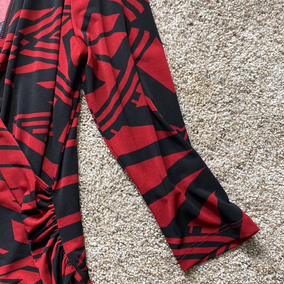 Red and black Karen Kane blouse - Picture 2 of 5